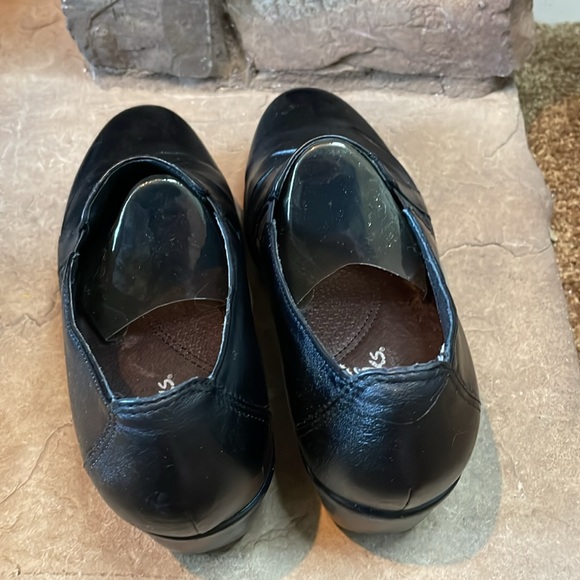 NIB Clarks Black Leather Block Heel Size 8.5M - Picture 5 of 12